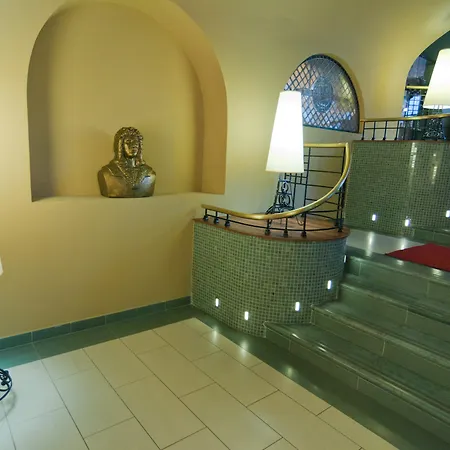 Matyas Hotel 3*
