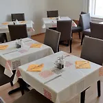 玛特耶斯城市酒店 酒店