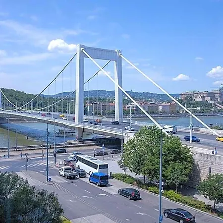 Matyas Hotel 3*